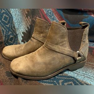 Teva De La Vina Dos Chelsea (Brown)